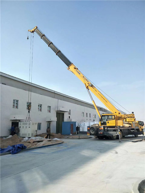 河西区“超载就喊停”—— 吊车的 “重量保镖” 技术