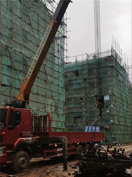 河西区“慢工细活”—— 吊车的 “微动控制” 技术