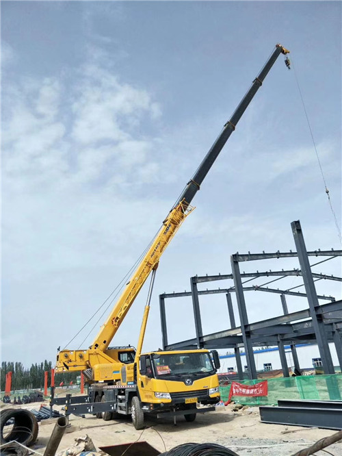 河西区超高层建筑钢结构吊装案例